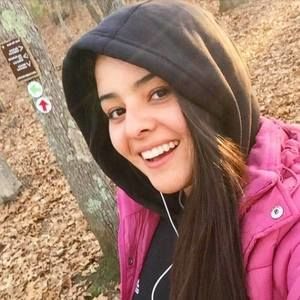 Meet your Posher, Marcela